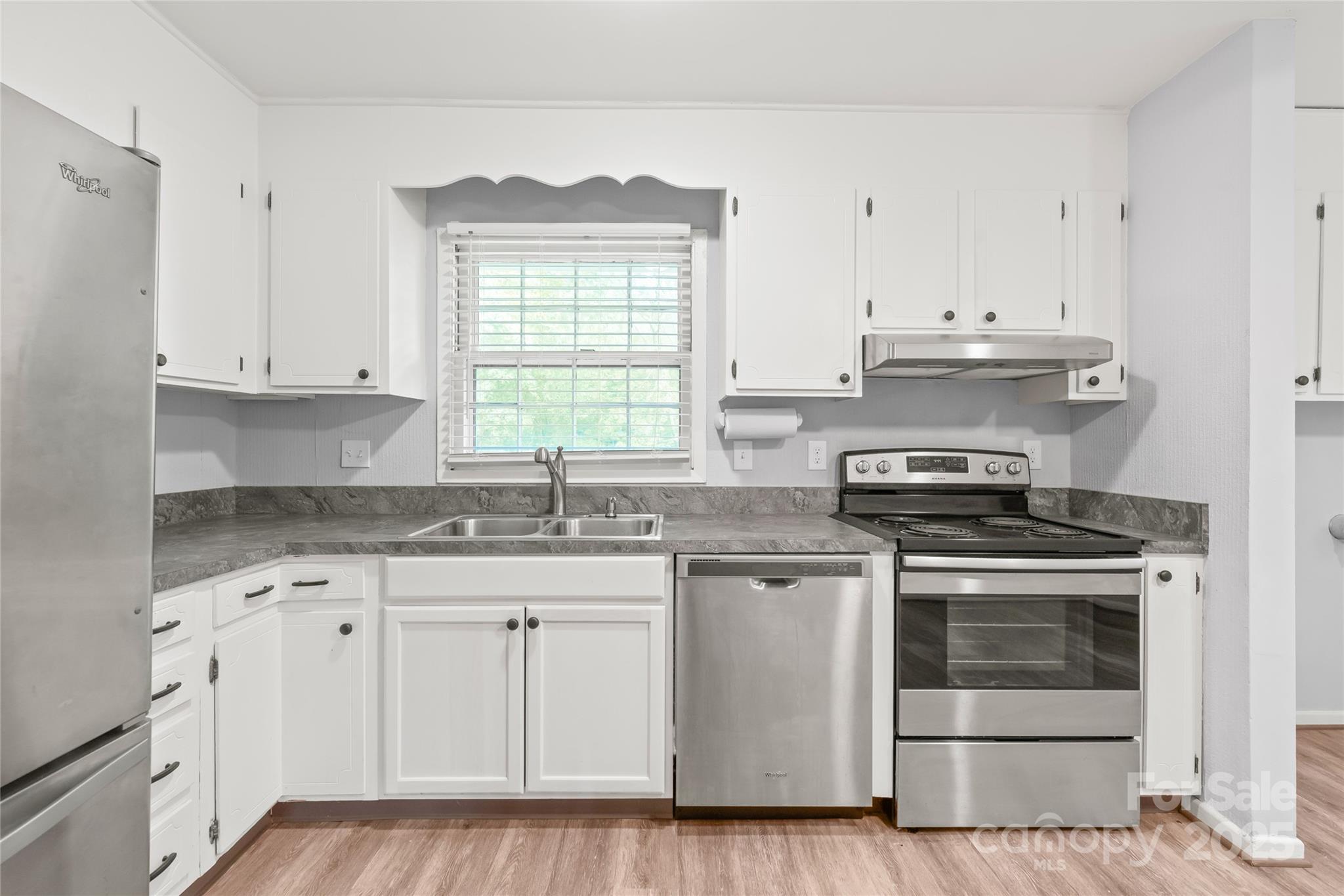 3312 Autumn Ridge Drive Charlotte, NC 28269 - Photo 12 of 32 Gallery Image 12