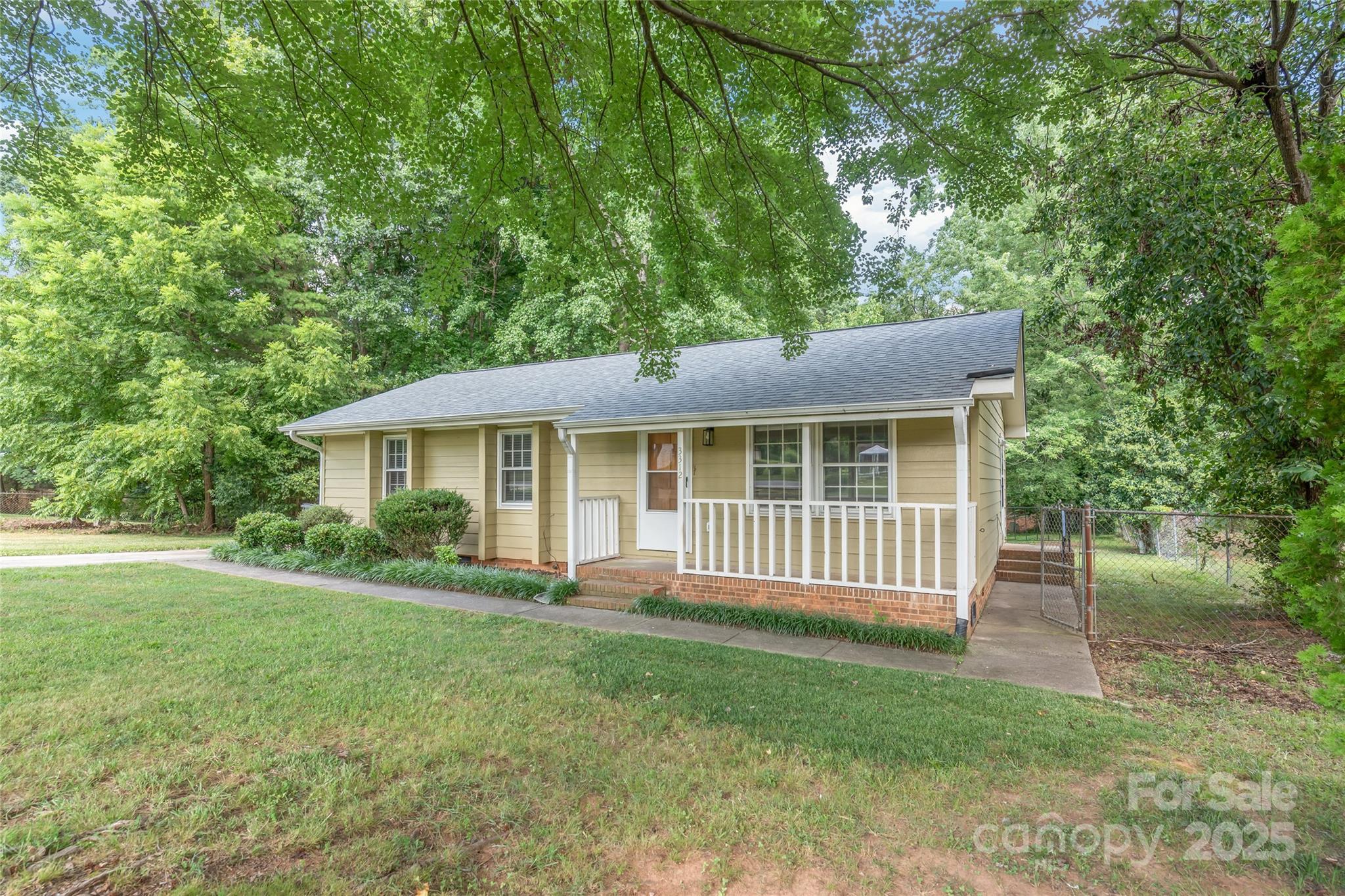 3312 Autumn Ridge Drive Charlotte, NC 28269 - Photo 4 of 32 Gallery Image 4