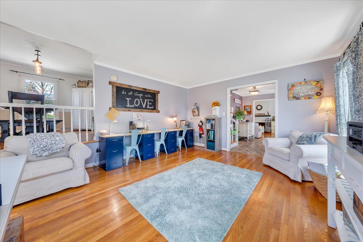 123 Bartley Drive Salem, VA 24153 - Photo 17 of 57 17) Family Room