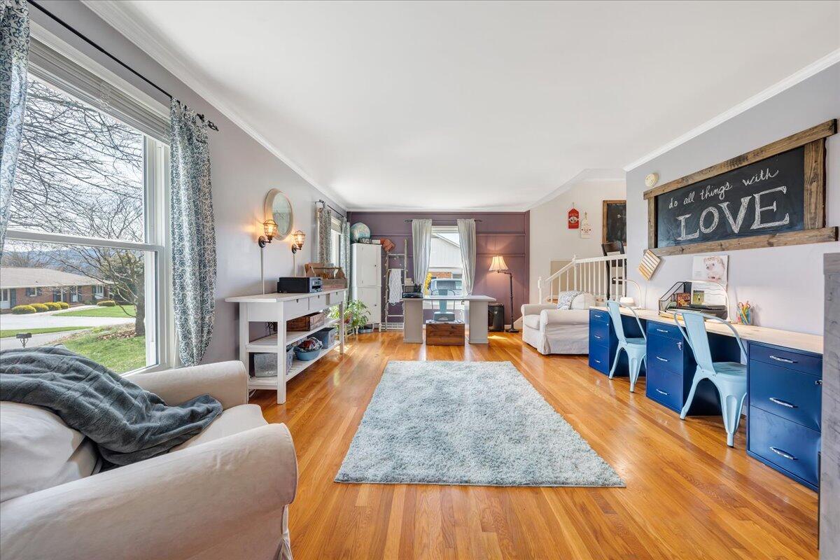 123 Bartley Drive Salem, VA 24153 - Photo 19 of 57 a living room with furniture and a table