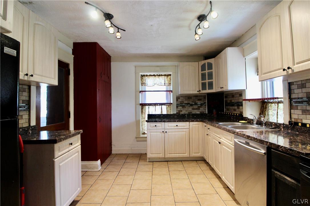 1428 Seidersville Road Bethlehem, PA 18015 - Photo 21 of 45 Gallery Image 21