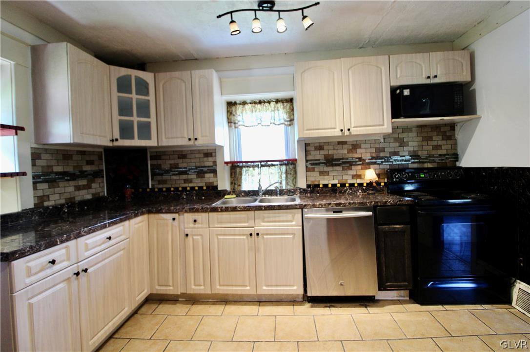 1428 Seidersville Road Bethlehem, PA 18015 - Photo 22 of 45 Gallery Image 22