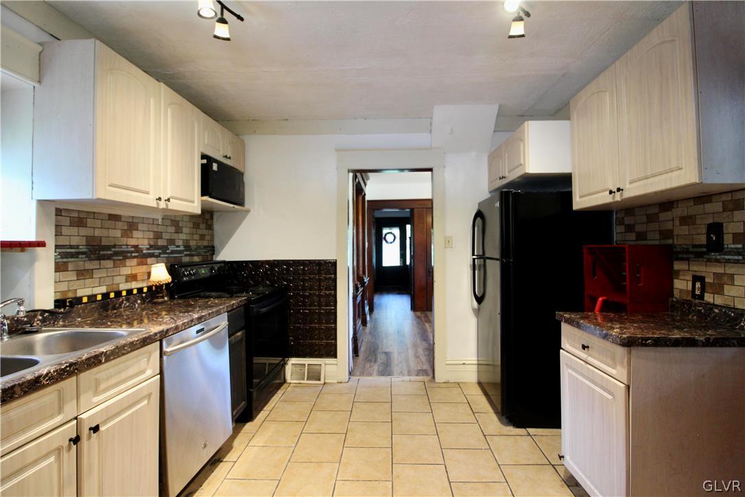 1428 Seidersville Road Bethlehem, PA 18015 - Photo 23 of 45 Gallery Image 23