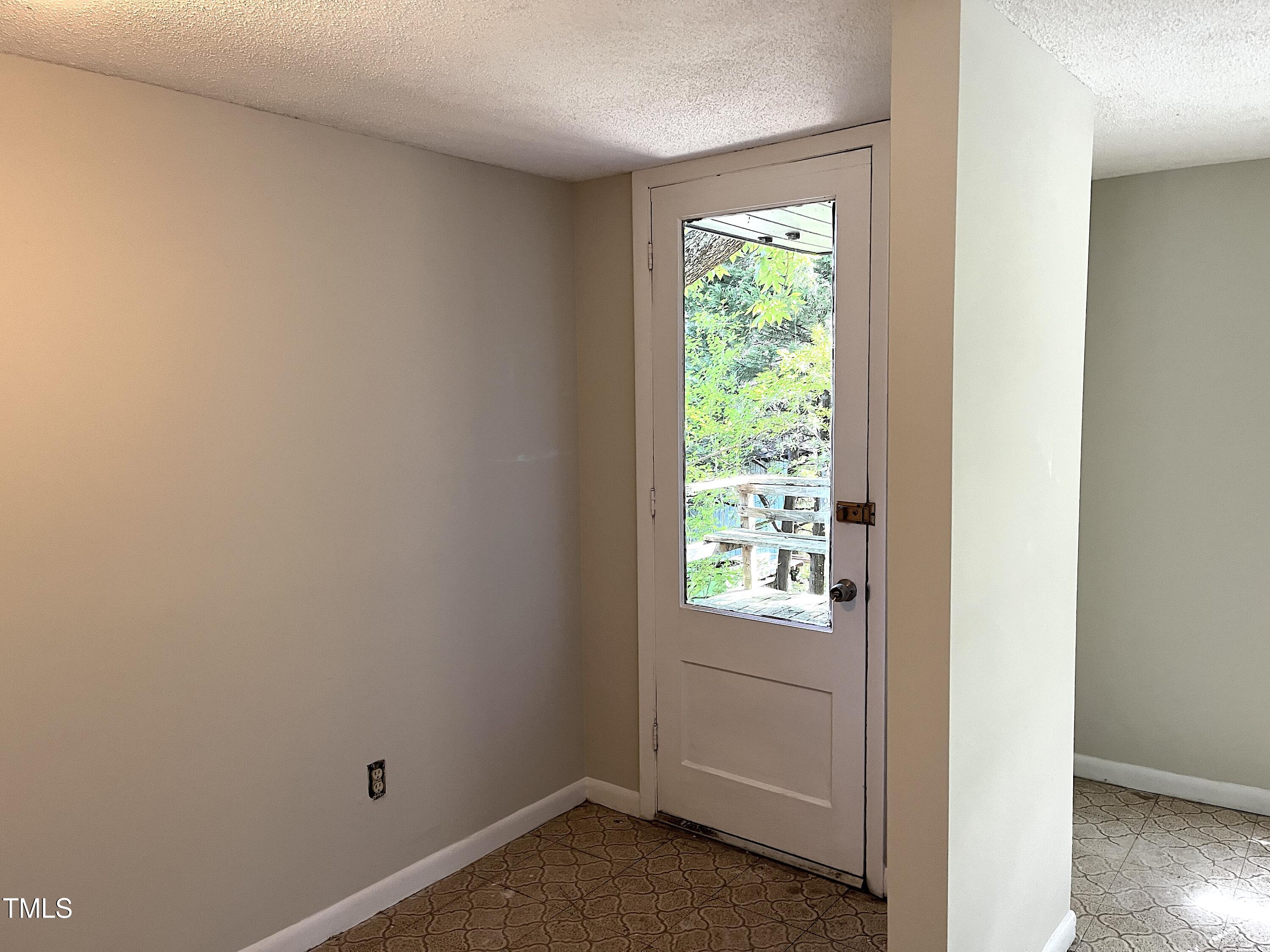 1117 Marshall Street Raleigh, NC 27604 - Photo 22 of 28 guest house entry