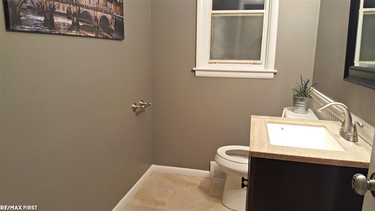 395 Willow Tree Lane Rochester Hills, MI 48306 - Photo 13 of 21