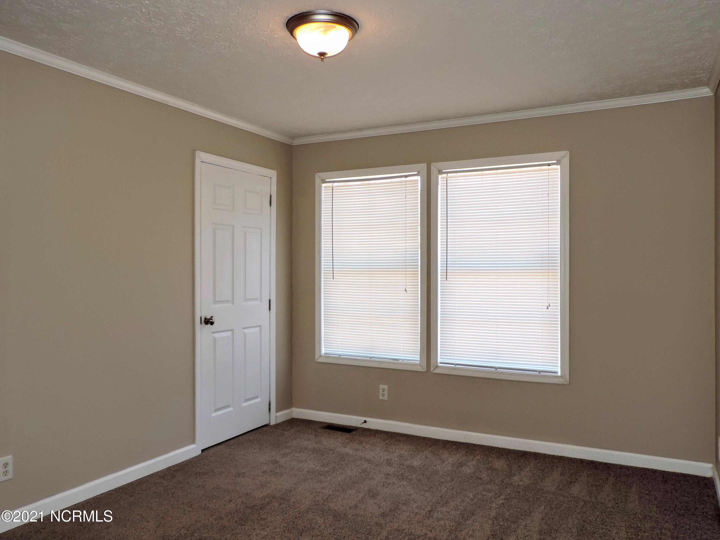 1686 Honeycutt Road Clinton, NC 28328 - Photo 25 of 33 DSCN5603
