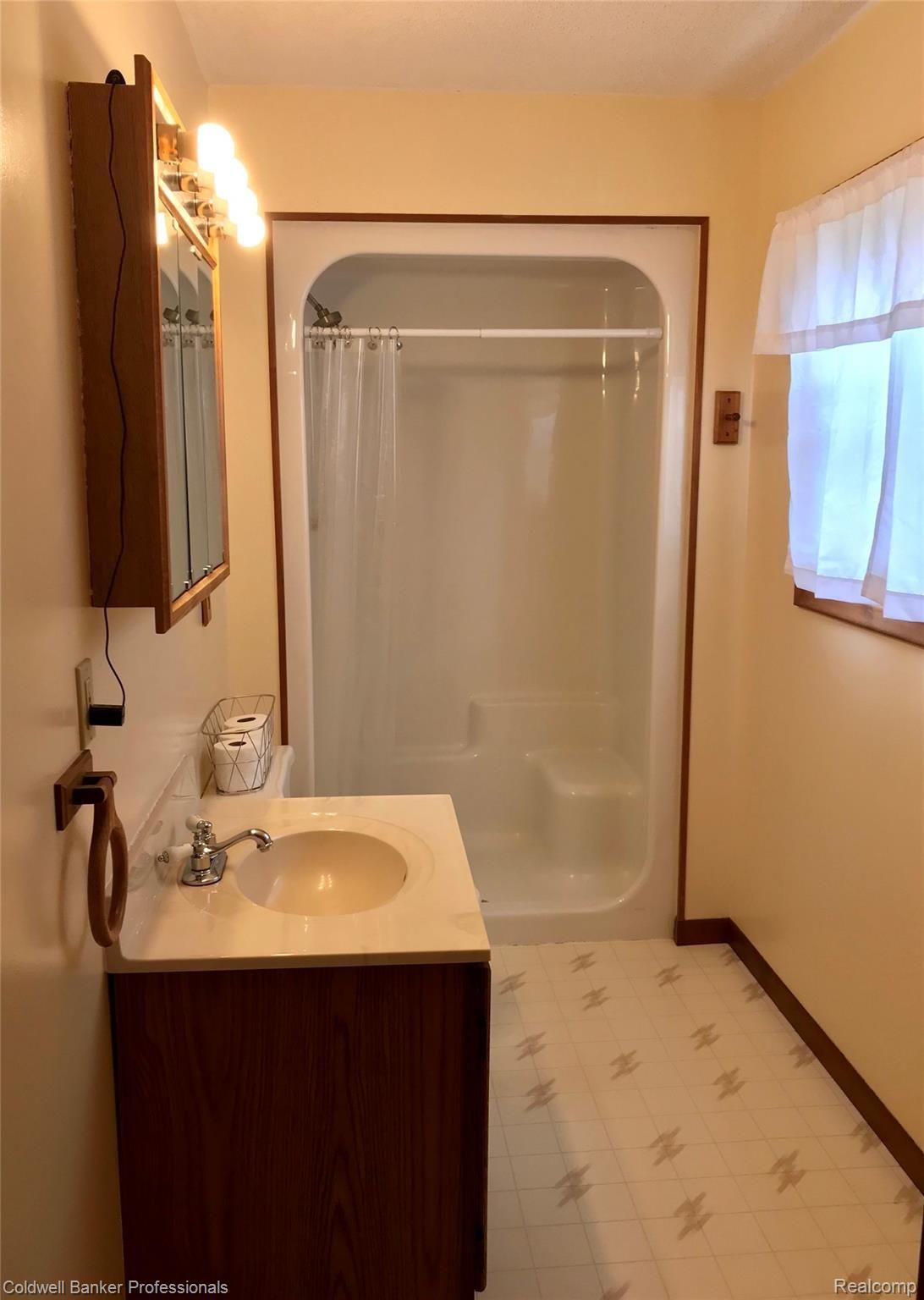 8201 North Nichols Road Flushing, MI 48433 - Photo 8 of 17 E946377A-5333-44C5-B481-6872AC2030DA.jpeg