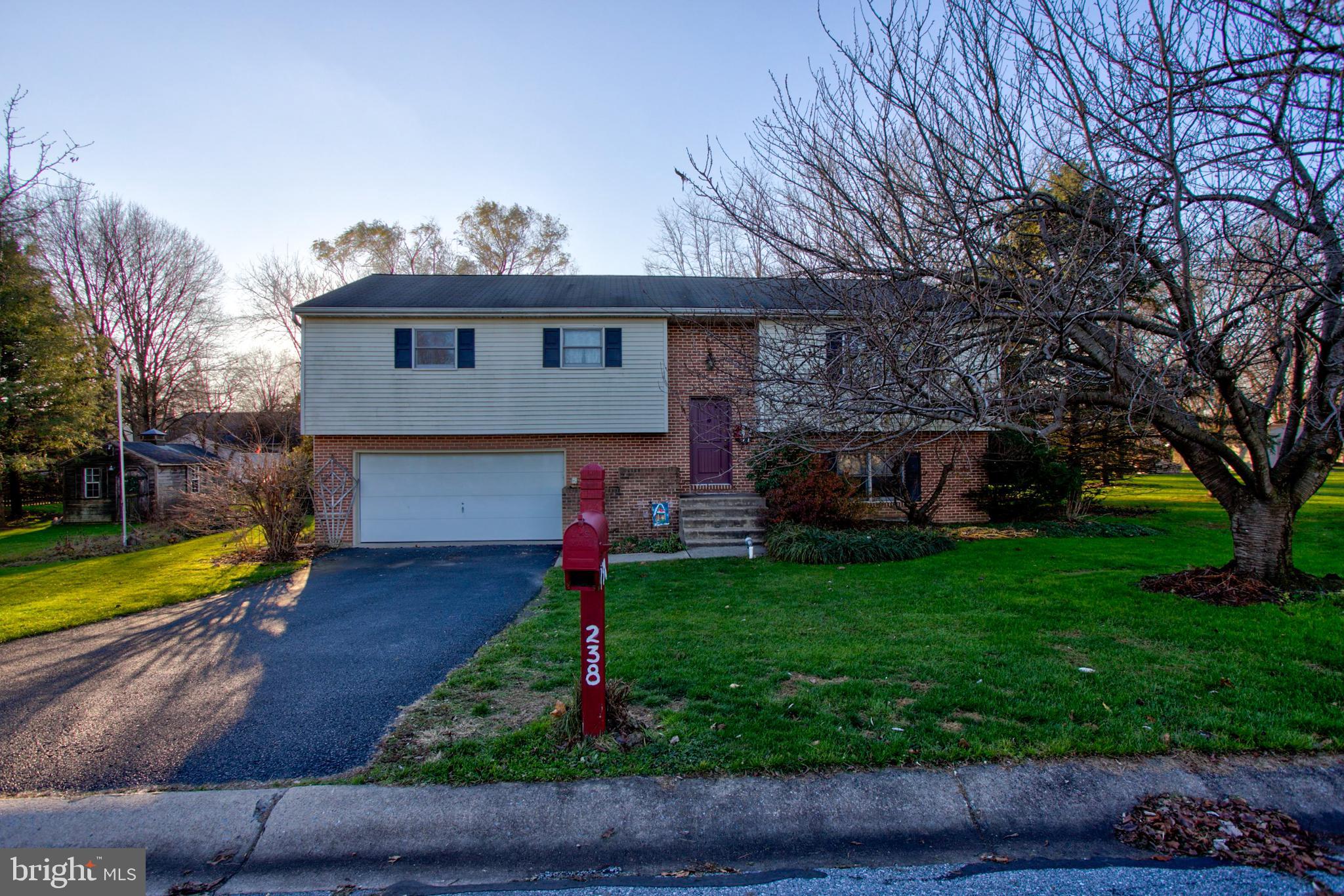238 Cardinal Road Lititz, PA 17543 - Photo 2 of 24