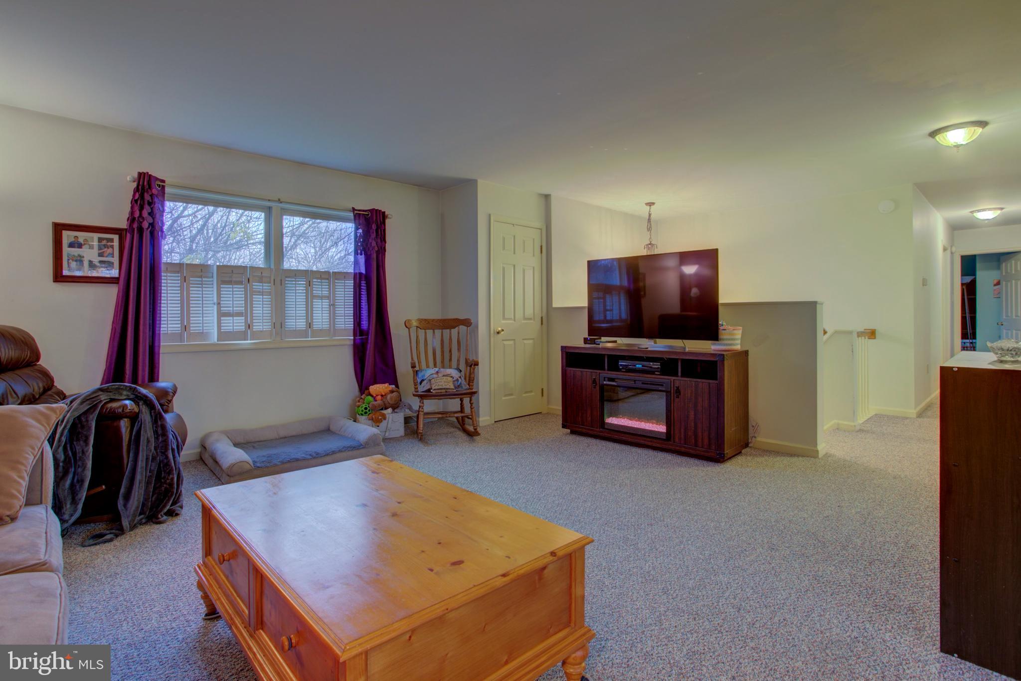 238 Cardinal Road Lititz, PA 17543 - Photo 5 of 24