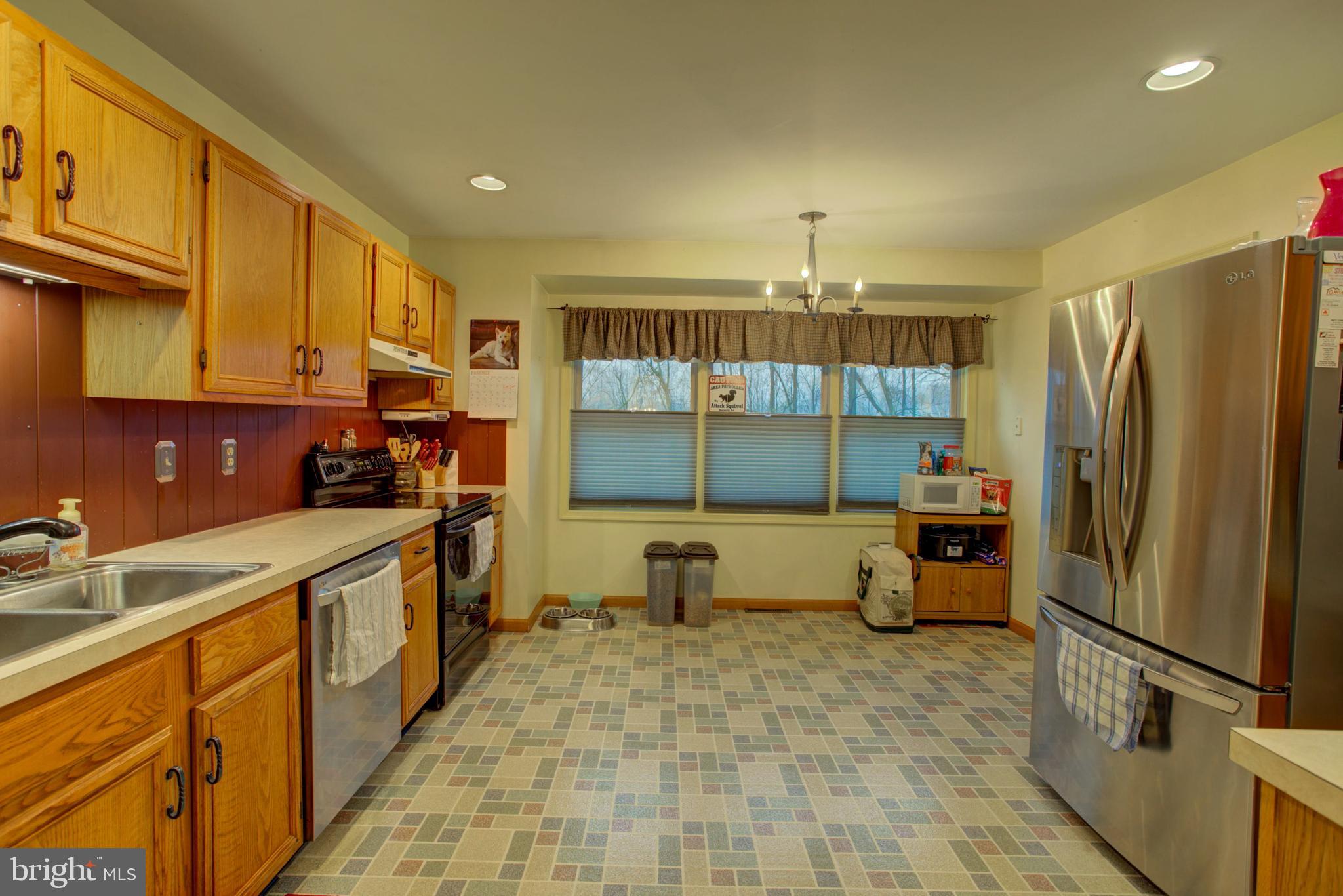 238 Cardinal Road Lititz, PA 17543 - Photo 6 of 24