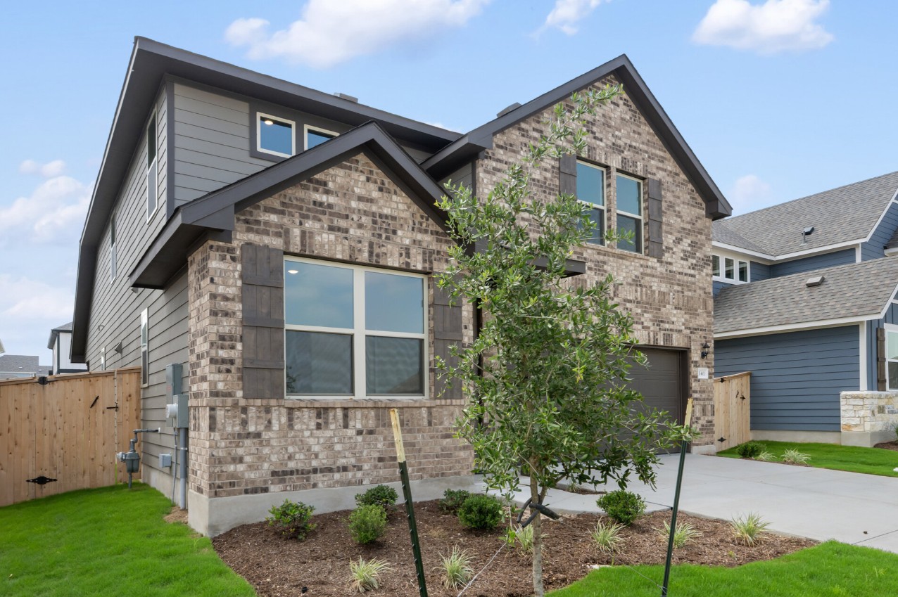 141 Jans Way Georgetown, TX 78626 - Photo 2 of 40