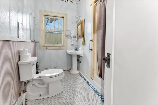 $219,900 | 501 East 6th Street, Cameron, TX 76520