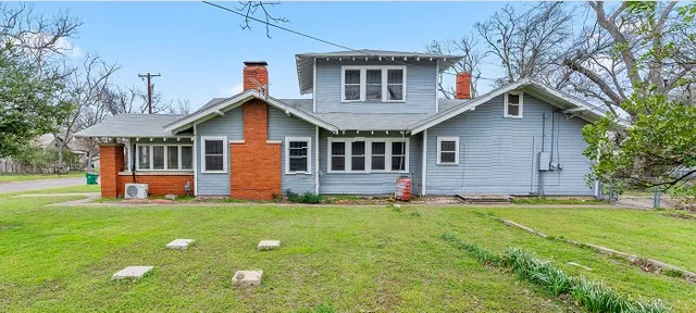 $219,900 | 501 East 6th Street, Cameron, TX 76520