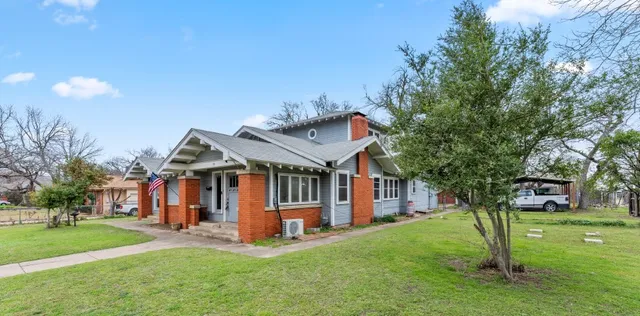 $219,900 | 501 East 6th Street, Cameron, TX 76520