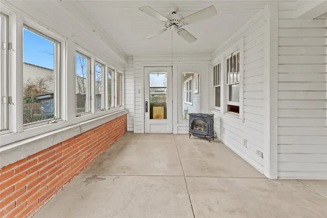 $219,900 | 501 East 6th Street, Cameron, TX 76520