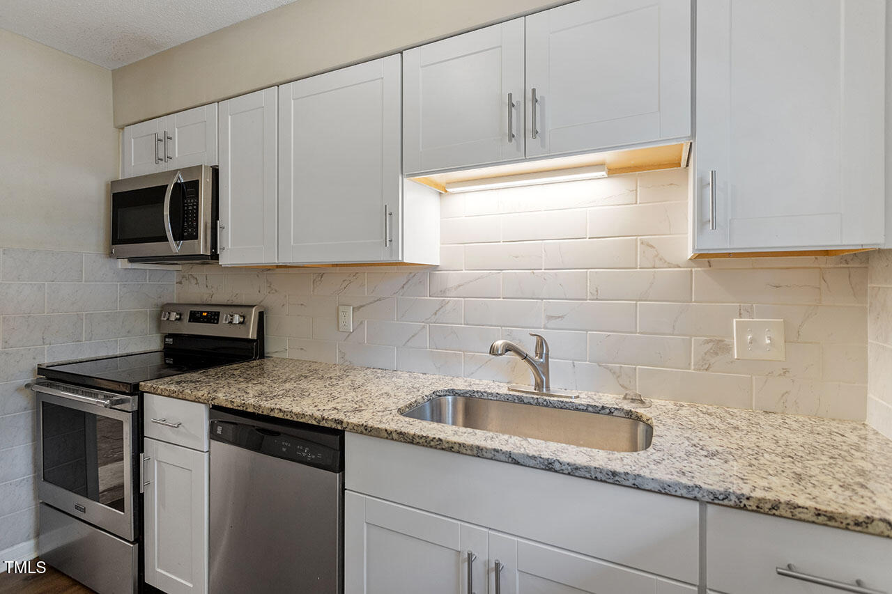 6371 New Market Way Raleigh, NC 27615 - Photo 3 of 13 6371 New Market Way_07