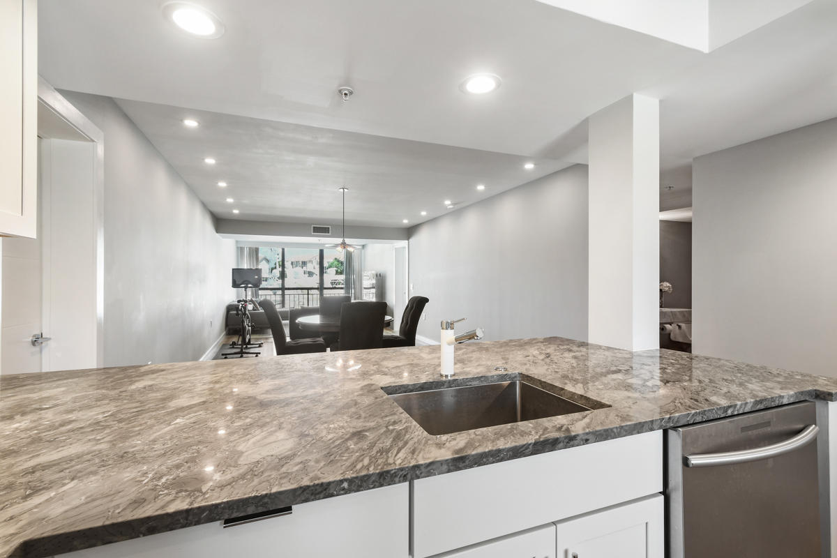 2301 Marina Isle Way, Unit 202 Jupiter, FL 33477 - Photo 13 of 37 Kitchen