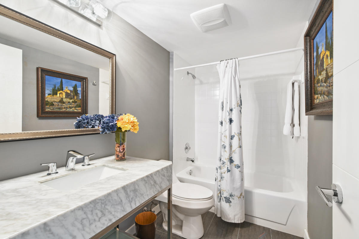 2301 Marina Isle Way, Unit 202 Jupiter, FL 33477 - Photo 26 of 37 2nd Bath
