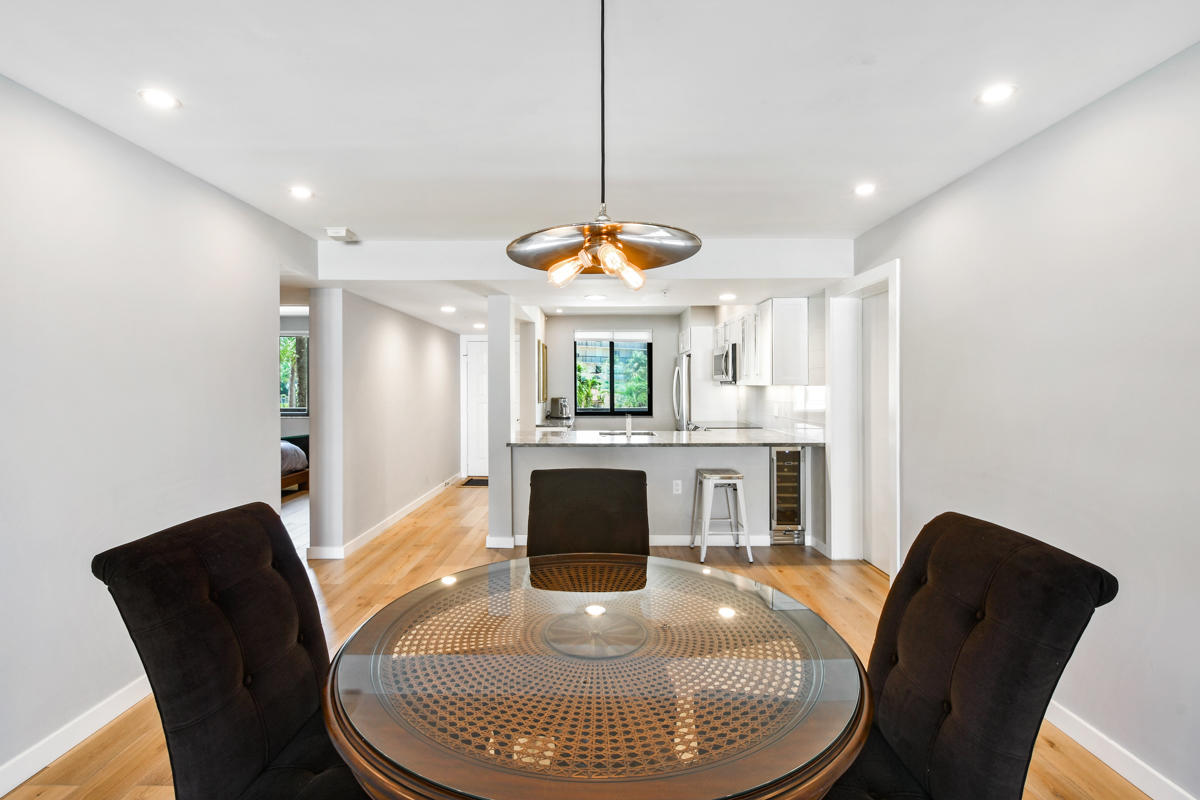 2301 Marina Isle Way, Unit 202 Jupiter, FL 33477 - Photo 28 of 37 Dining Area