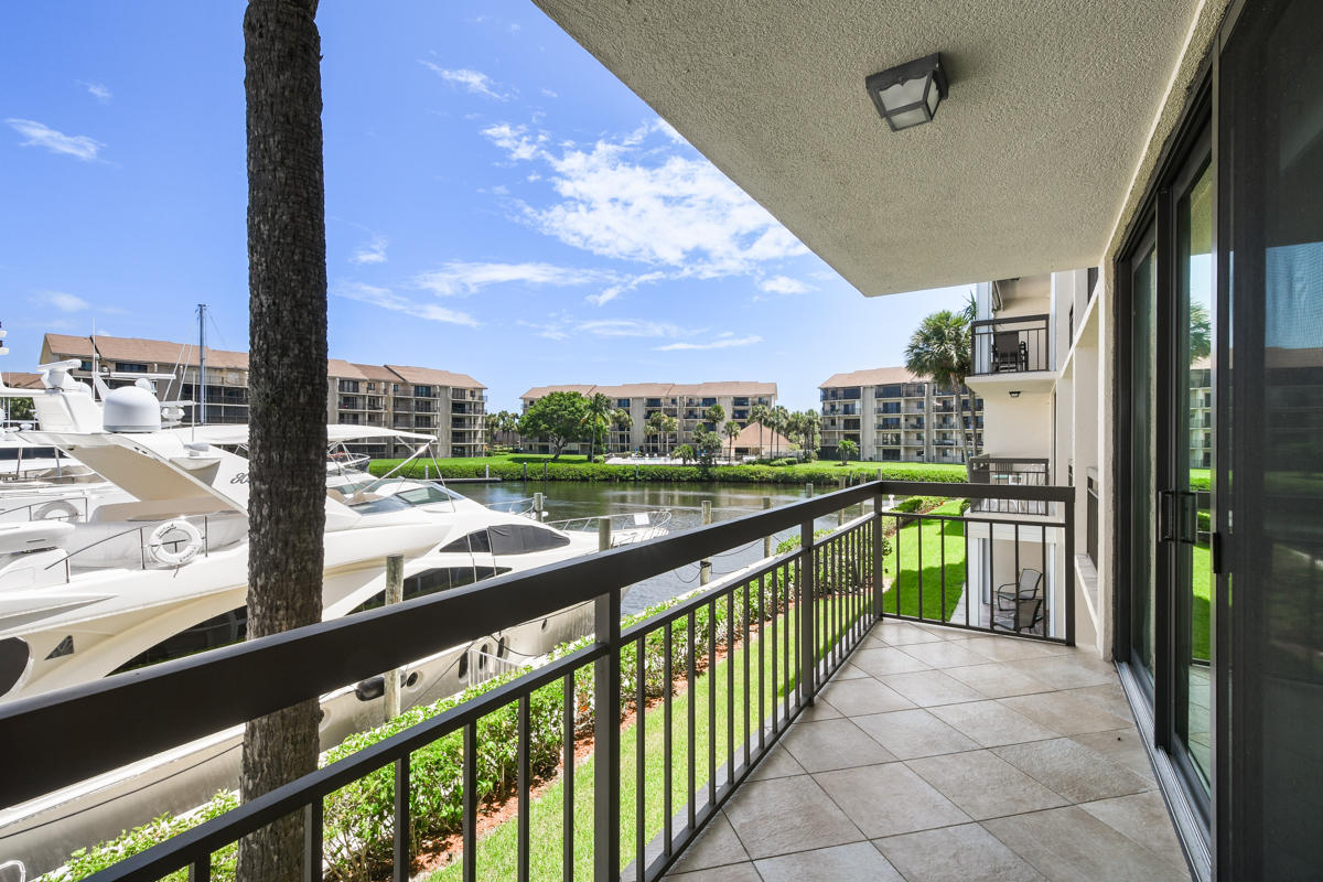 2301 Marina Isle Way, Unit 202 Jupiter, FL 33477 - Photo 34 of 37 Marina View