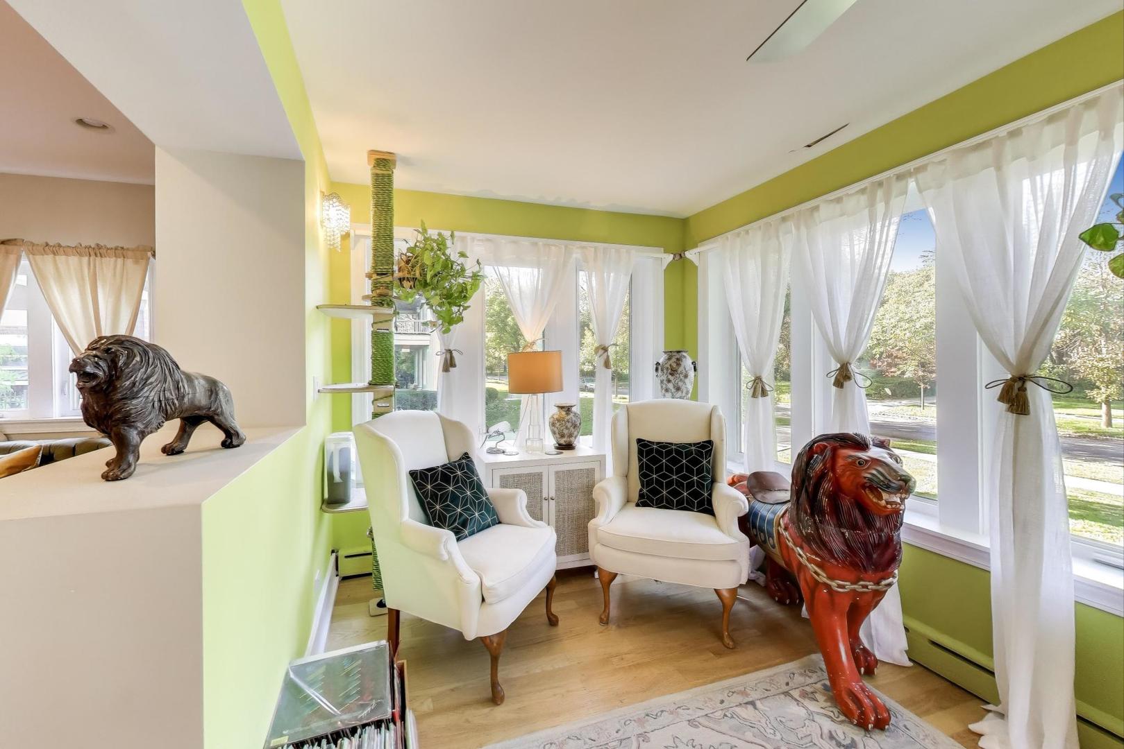 823 Jackson Avenue River Forest, IL 60305 - Photo 11 of 60 a living room with furniture and a large window