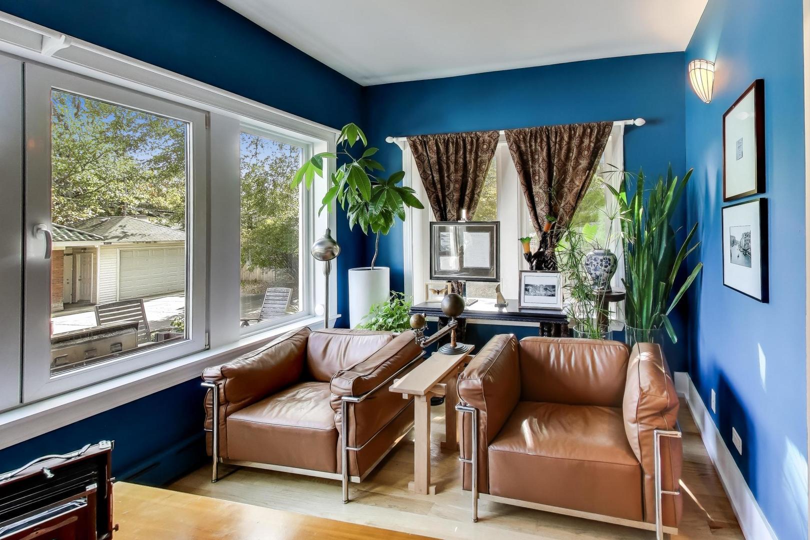 823 Jackson Avenue River Forest, IL 60305 - Photo 20 of 60 a living room with furniture and a large window