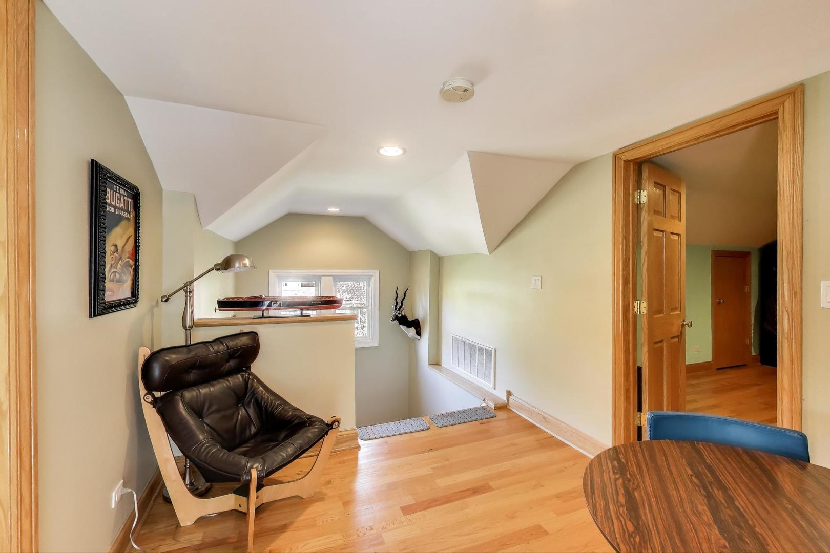 823 Jackson Avenue River Forest, IL 60305 - Photo 35 of 60 a view of a livingroom with furniture and a hallway