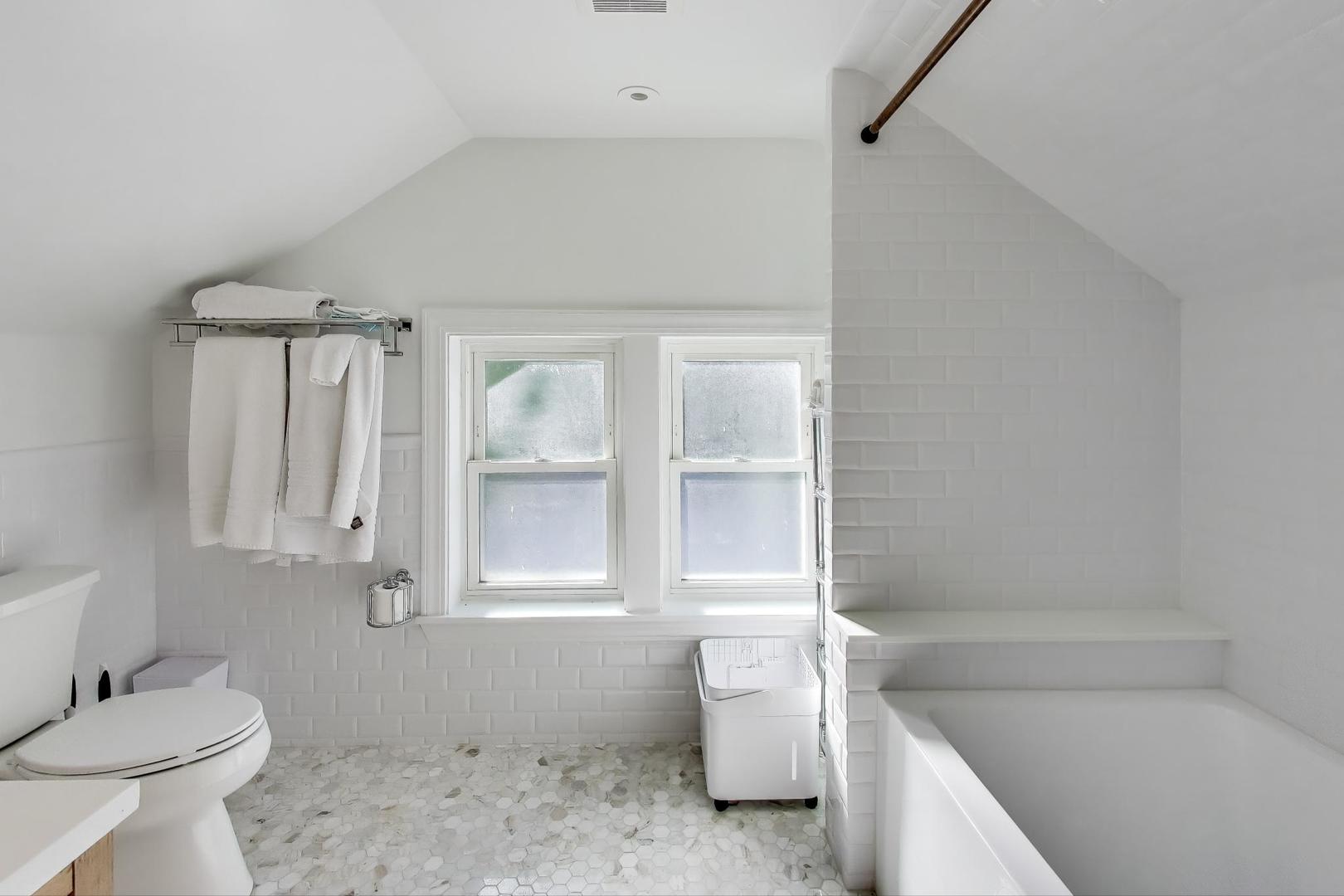 823 Jackson Avenue River Forest, IL 60305 - Photo 40 of 60 a bathroom with a sink toilet and shower