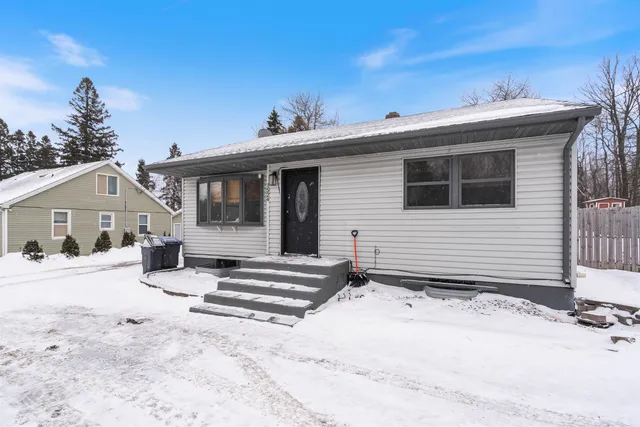 $299,900 | 1524 West Arrowhead Road, Duluth, MN 55811
