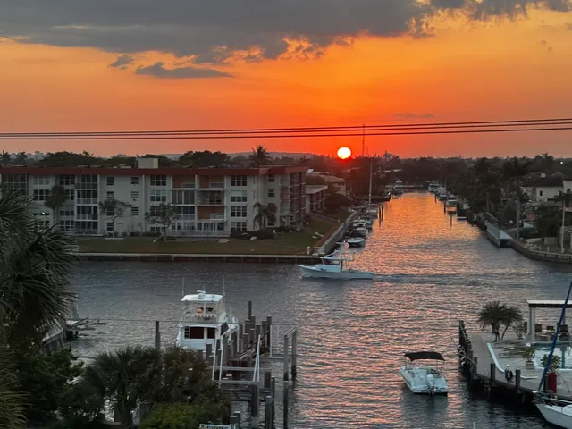 $1,399,000 | 1155 Hillsboro Mile, Unit 402, Hillsboro Beach, FL 33062