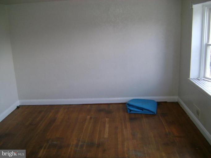 5741 Maplehill Road Baltimore, MD 21239 - Photo 2 of 14 Living Room