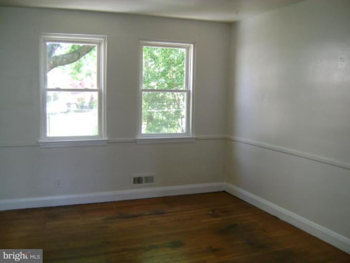 5741 Maplehill Road Baltimore, MD 21239 - Photo 3 of 14 Dining Area