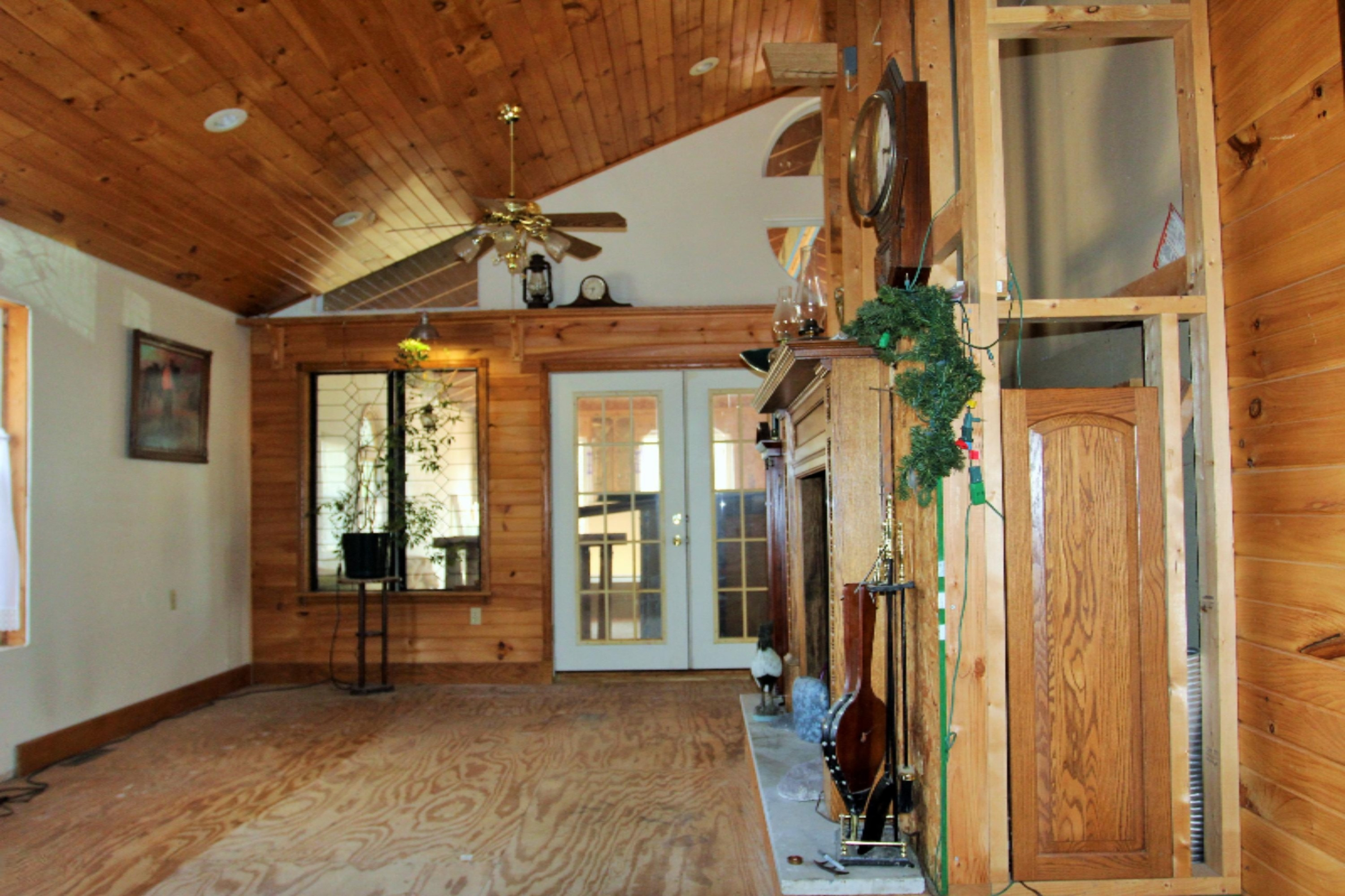 9336 Ionia Road Bellevue, MI 49021 - Photo 7 of 20 IMG_5019 (2)