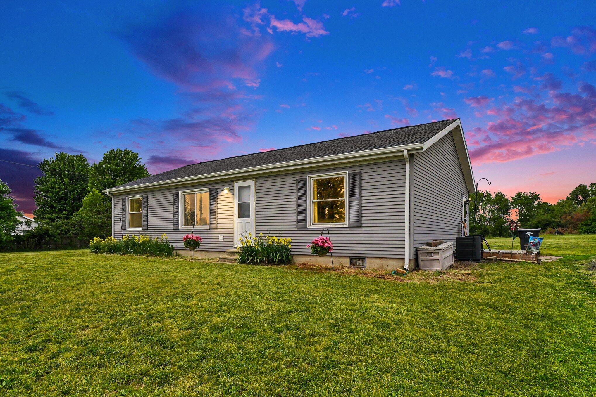 3065 Chamberlain Road Buchanan, MI 49107 - Photo 3 of 37 002_file_6483