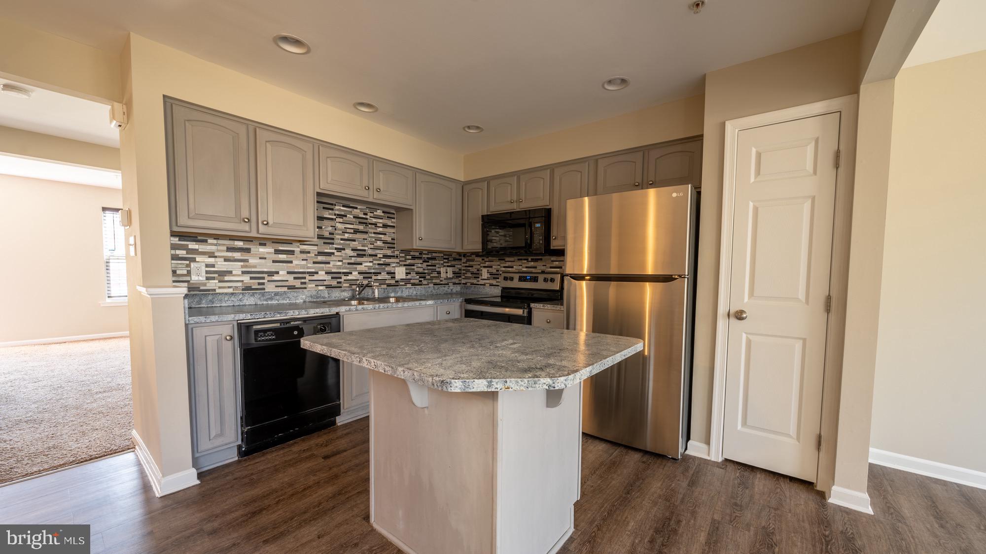 2307 Orchard View Road Reading, PA 19606 - Photo 3 of 25