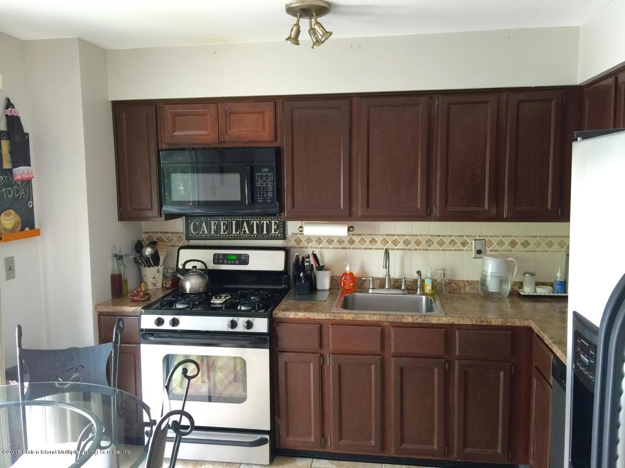 202 Rosedale Avenue Staten Island, NY 10312 - Photo 16 of 26 Kitchen4