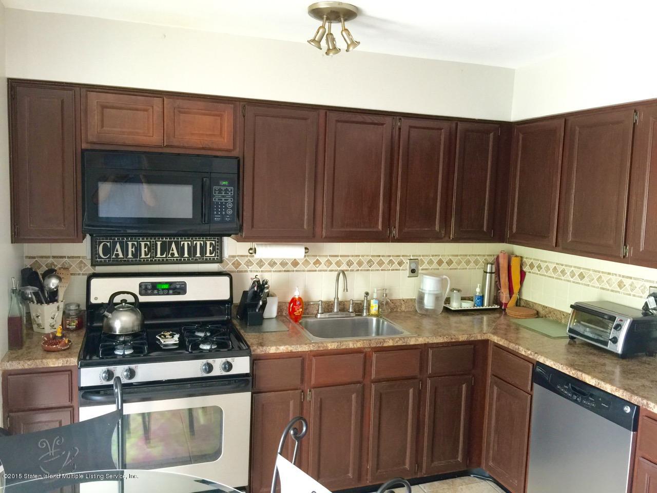 202 Rosedale Avenue Staten Island, NY 10312 - Photo 17 of 26 Kitchen5