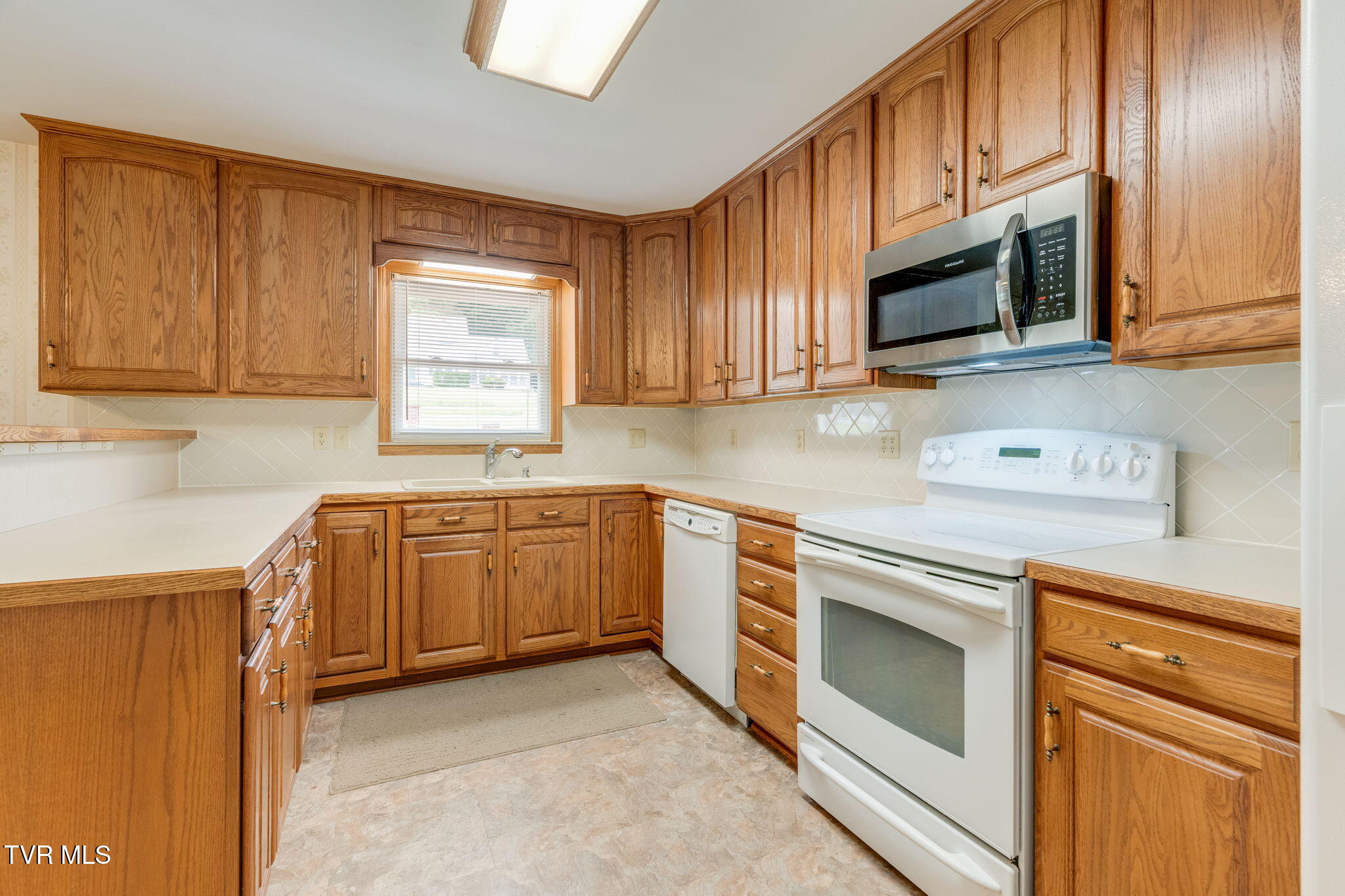 1763 Sylvan Hill Road Elizabethton, TN 37643 - Photo 17 of 55 017