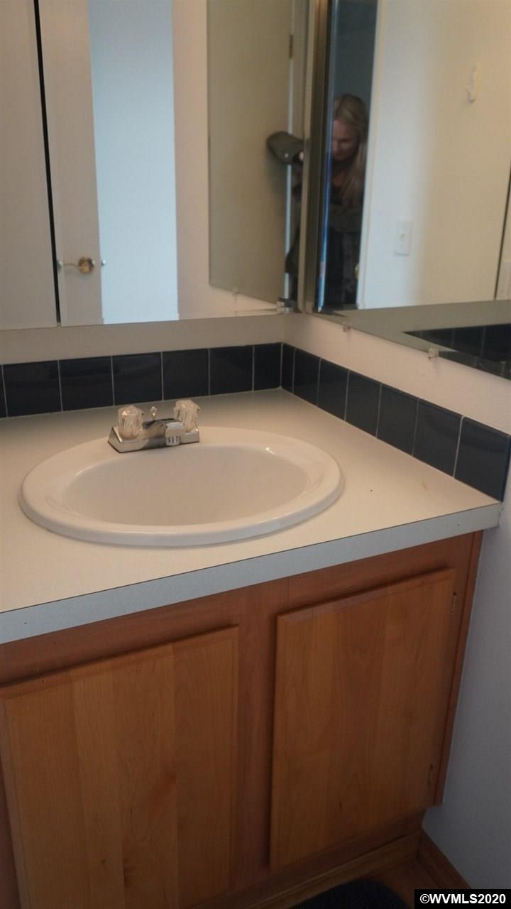 5422 Portland Road Northeast, Unit 91 Salem, OR 97305 - Photo 17 of 23 Gallery Image 17