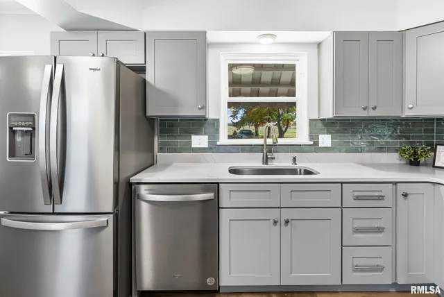 $179,900 | 503 Airport Road, Centralia, IL 62801