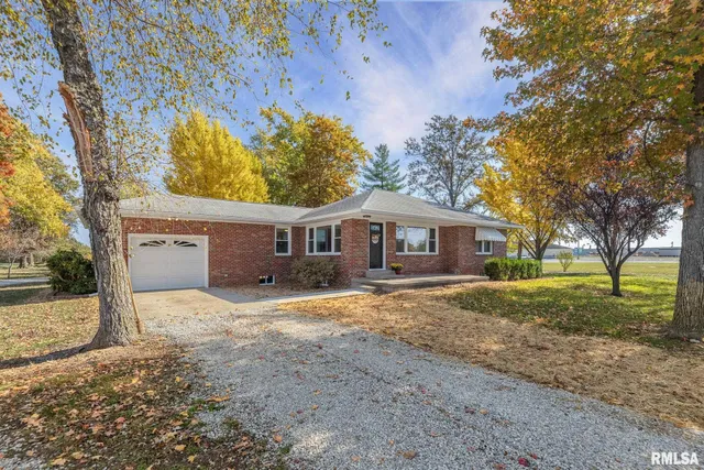 $179,900 | 503 Airport Road, Centralia, IL 62801