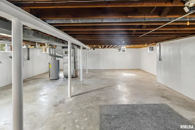 $179,900 | 503 Airport Road, Centralia, IL 62801