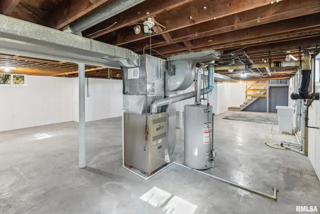 $179,900 | 503 Airport Road, Centralia, IL 62801