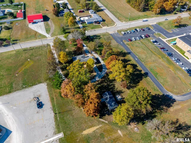 $179,900 | 503 Airport Road, Centralia, IL 62801