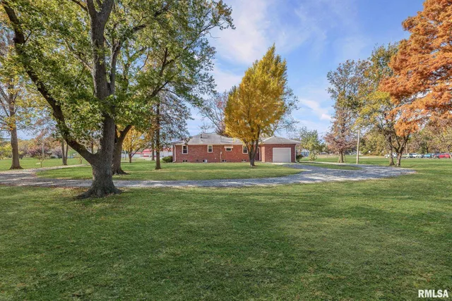 $179,900 | 503 Airport Road, Centralia, IL 62801