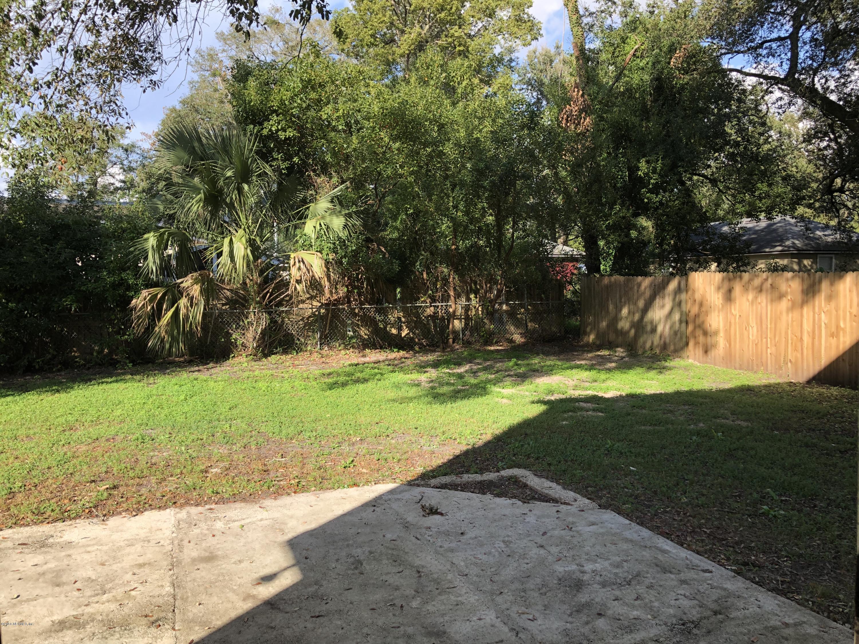 8223 Firetower Road Jacksonville, FL 32210 - Photo 2 of 21 6. BACK YARD