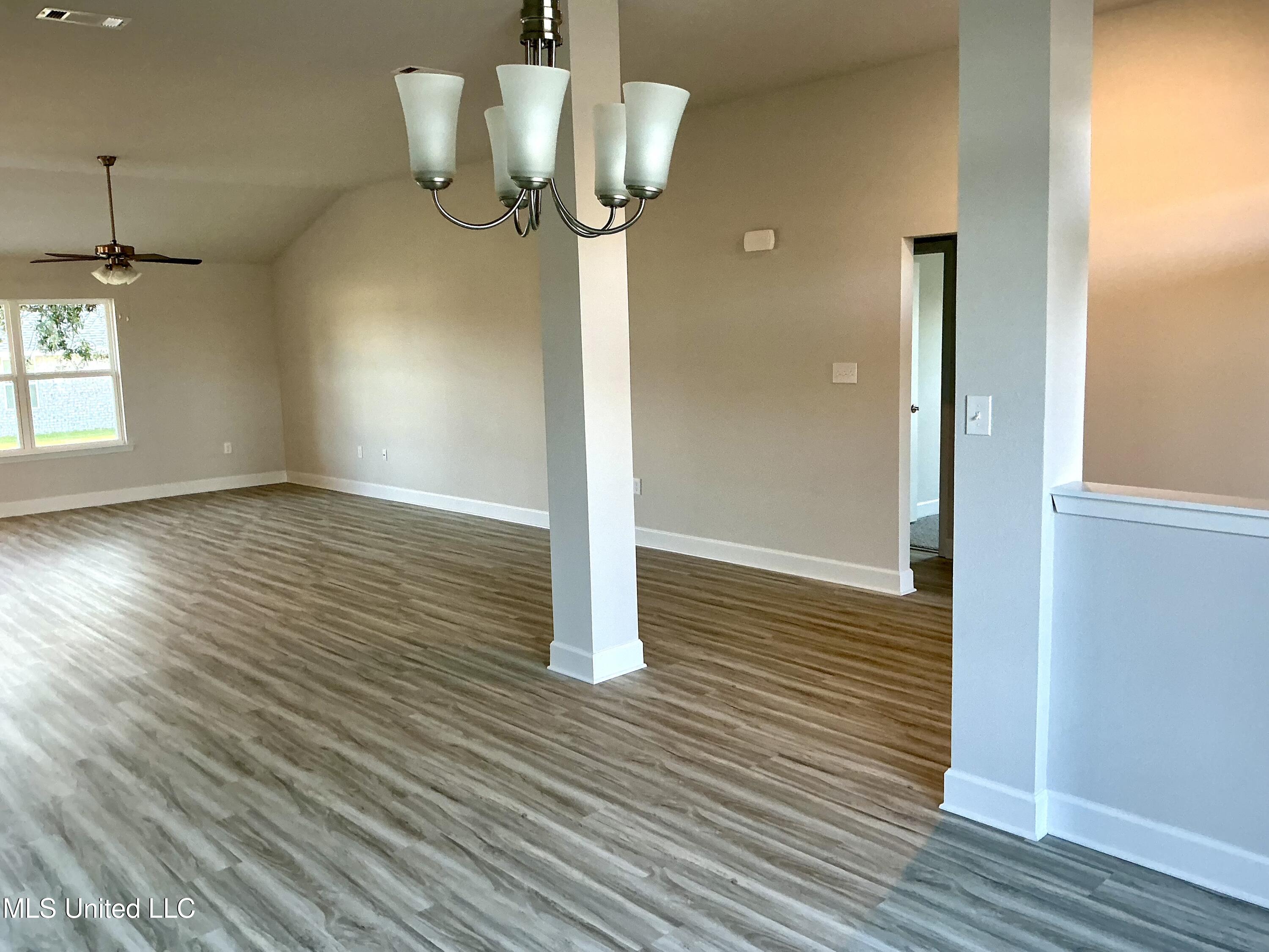 6205 Diamond Lane Biloxi, MS 39532 - Photo 11 of 32 IMG_0061