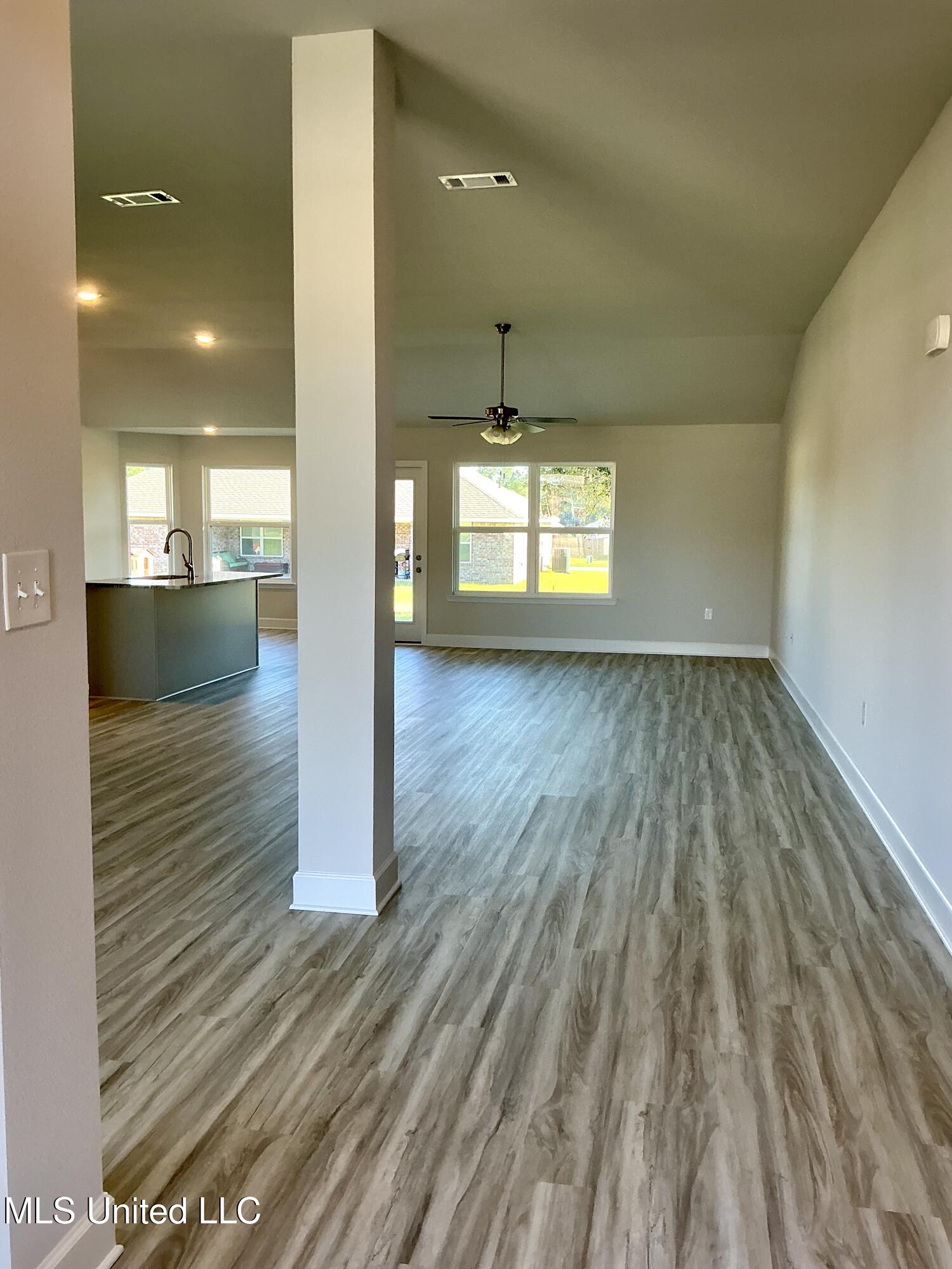 6205 Diamond Lane Biloxi, MS 39532 - Photo 14 of 32 IMG_0064