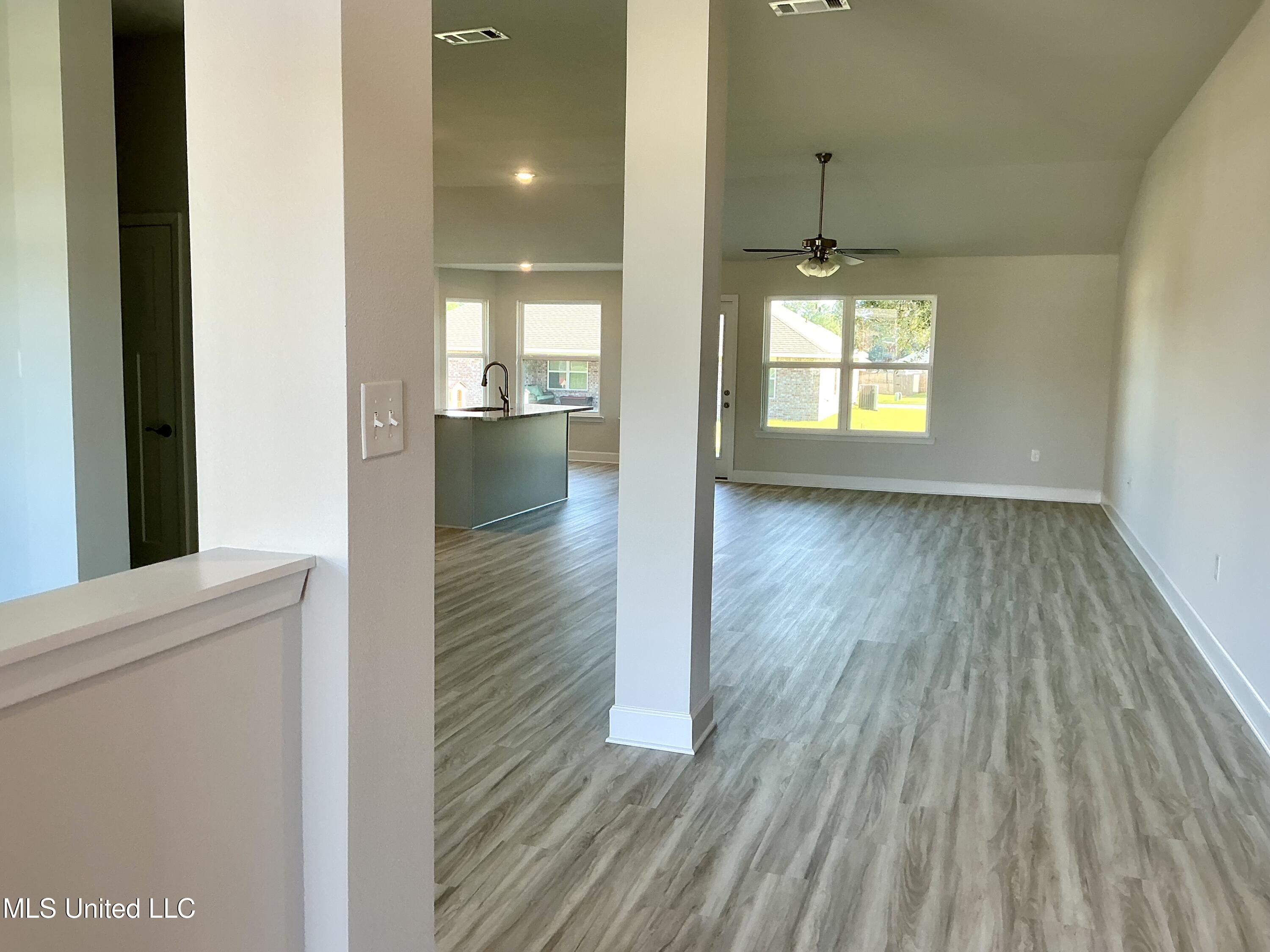 6205 Diamond Lane Biloxi, MS 39532 - Photo 15 of 32 IMG_0065