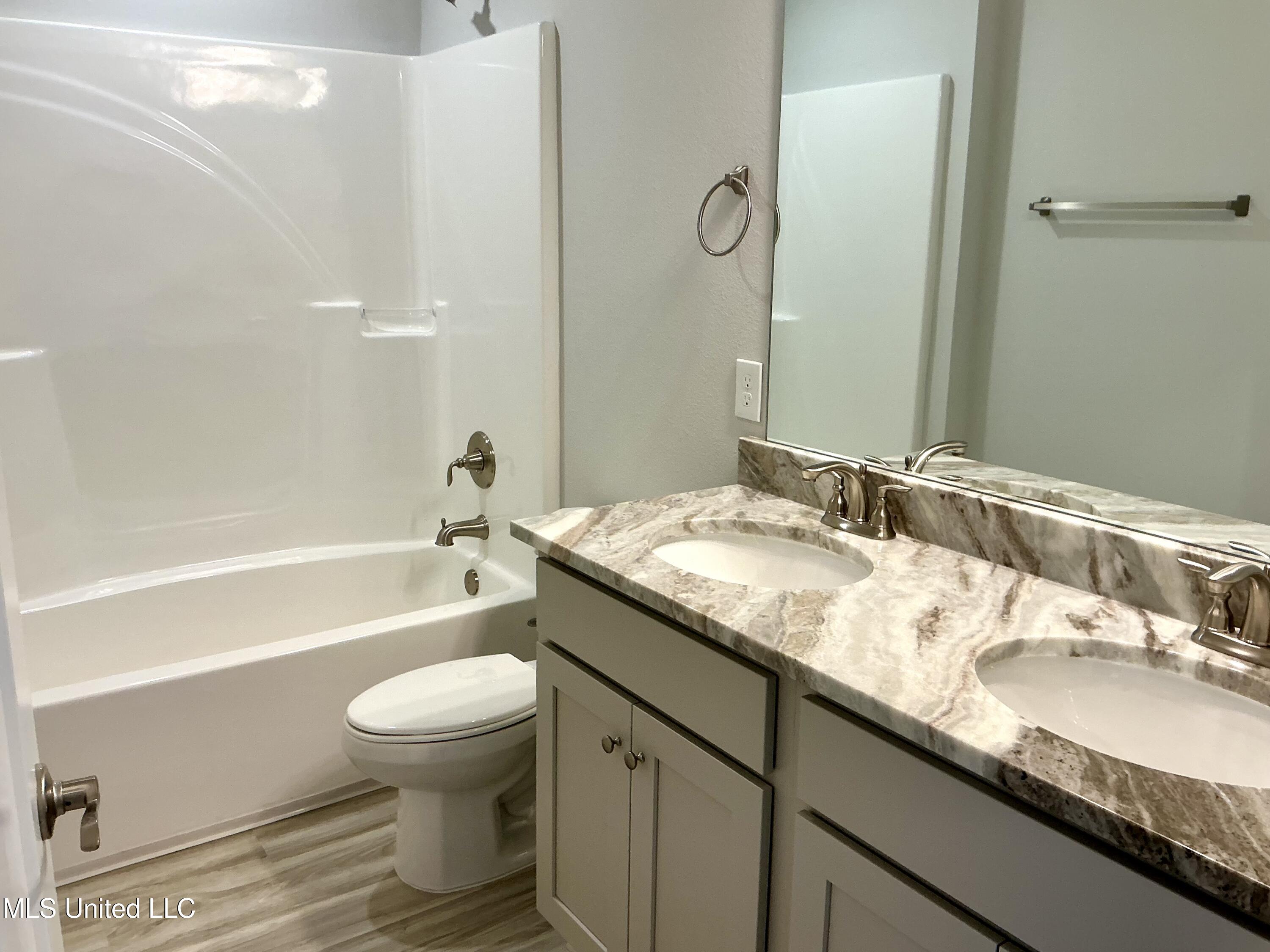 6205 Diamond Lane Biloxi, MS 39532 - Photo 16 of 24 IMG_0085